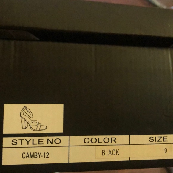 Fashion nova clear heels - Picture 7 of 7